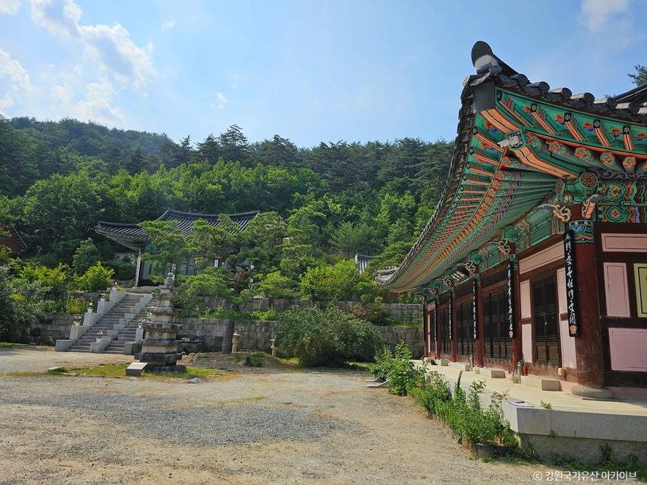 용연사(강릉) 여행 추천 - 메고지고 용연사(강릉) 여행 추천 - 메고지고