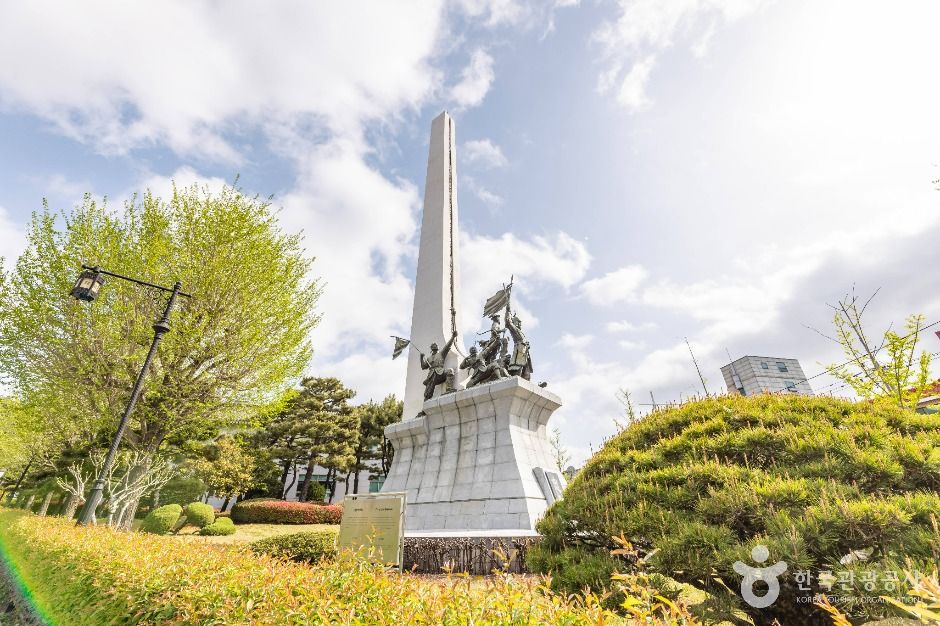 충렬탑(부산) 여행 추천 - 메고지고 충렬탑(부산) 여행 추천 - 메고지고