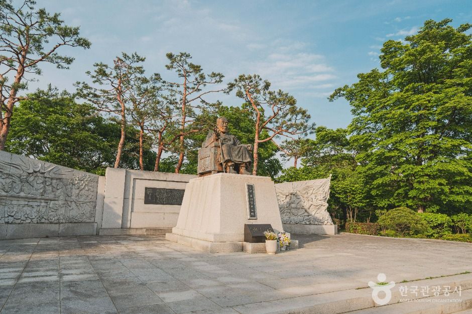 성재 이시영선생 동상 여행 추천 - 메고지고