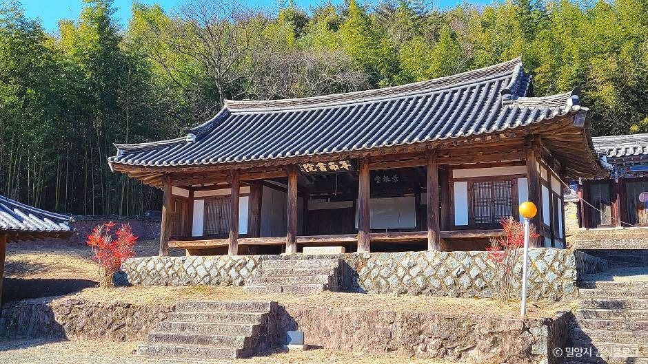 신남서원 여행 추천 - 메고지고 신남서원 여행 추천 - 메고지고