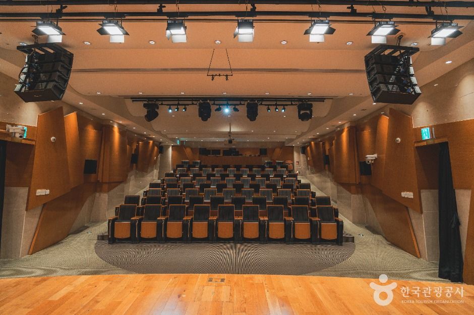 신한아트홀 여행 추천 - 메고지고 신한아트홀 여행 추천 - 메고지고