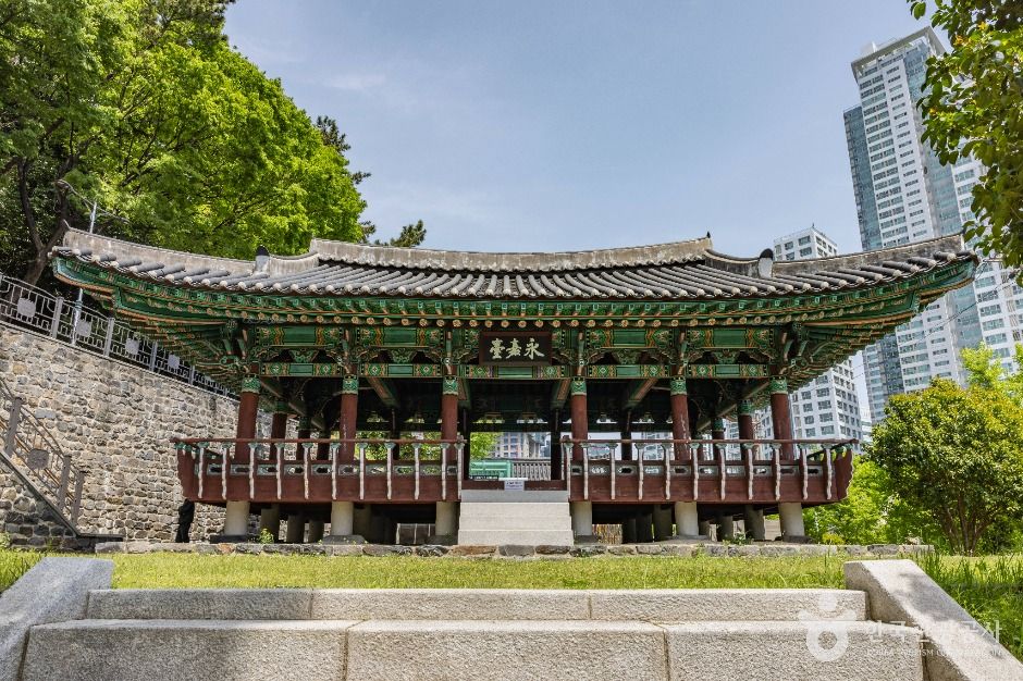 부산진성공원 여행 추천 - 메고지고 부산진성공원 여행 추천 - 메고지고