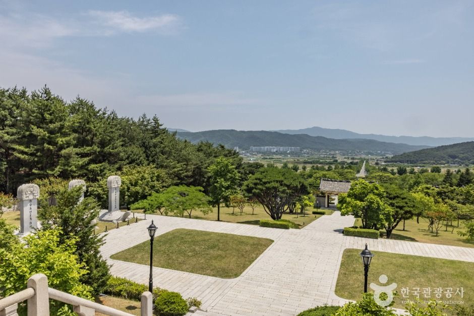 통일전(경주) 여행 추천 - 메고지고
