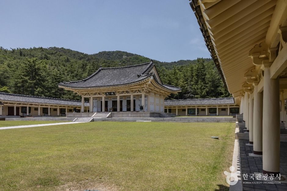 통일전(경주) 여행 추천 - 메고지고