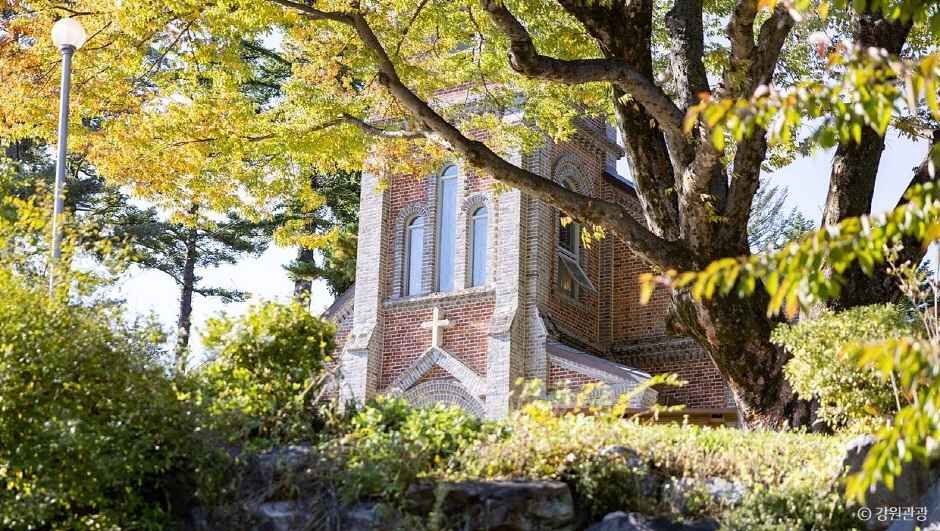 용소막성당 여행 추천 - 메고지고