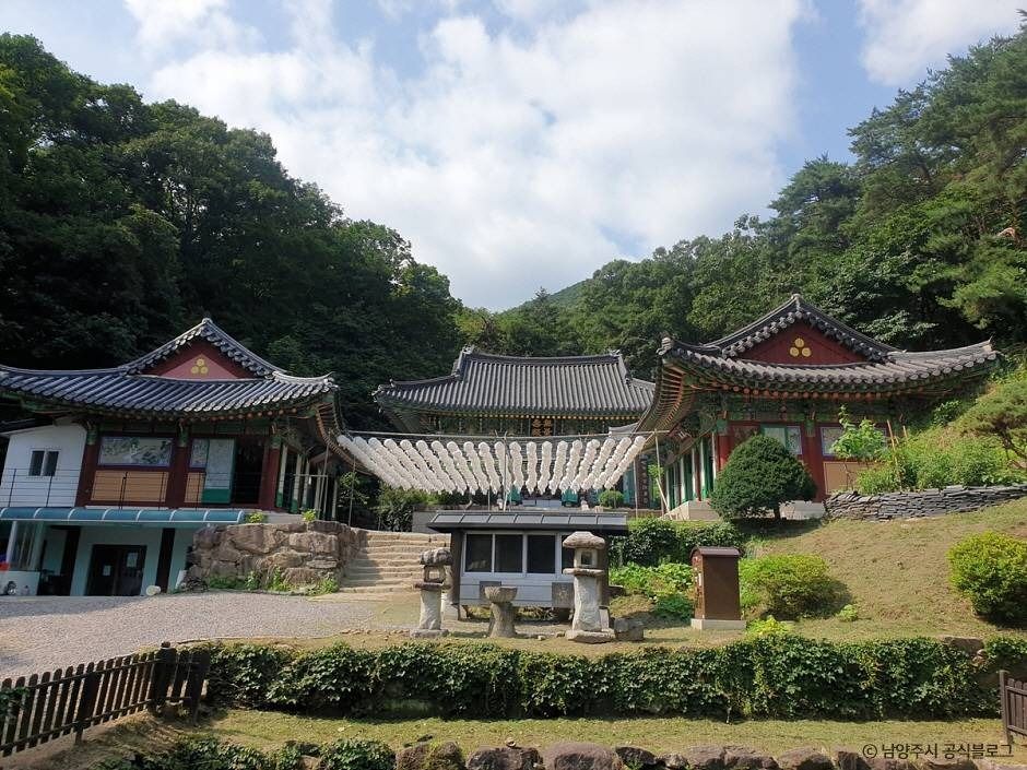 봉영사(남양주) 여행 추천 - 메고지고