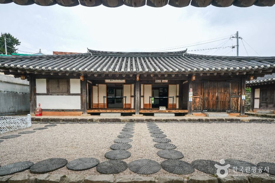 김영삼 전 대통령 생가 여행 추천 - 메고지고