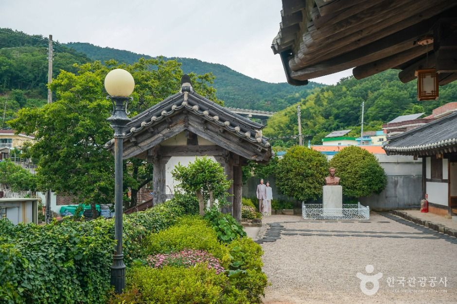 김영삼 전 대통령 생가 여행 추천 - 메고지고