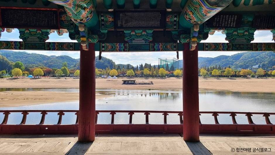함벽루 여행 추천 - 메고지고 함벽루 여행 추천 - 메고지고