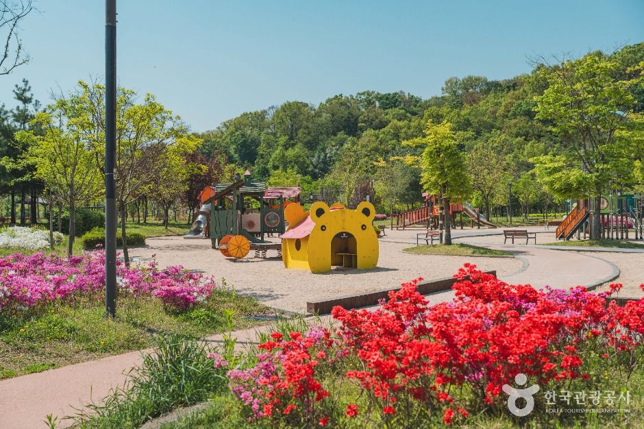 율현공원 여행 추천 - 메고지고 율현공원 여행 추천 - 메고지고