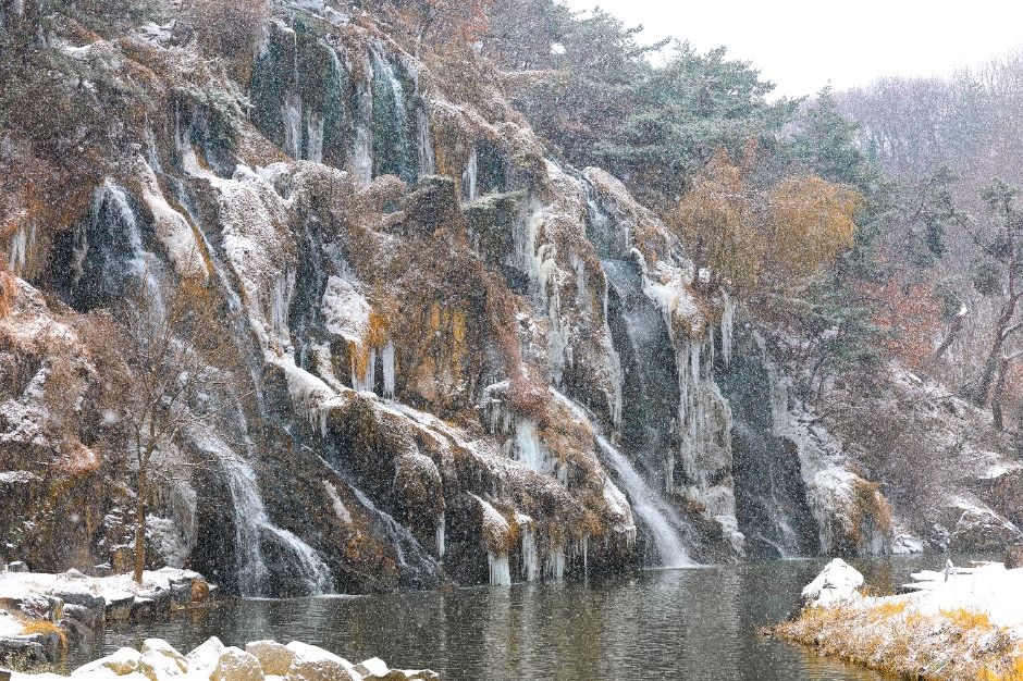 홍제폭포 여행 추천 - 메고지고