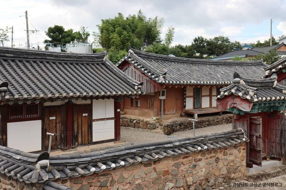고성향교 여행 추천 - 메고지고 고성향교 여행 추천 - 메고지고