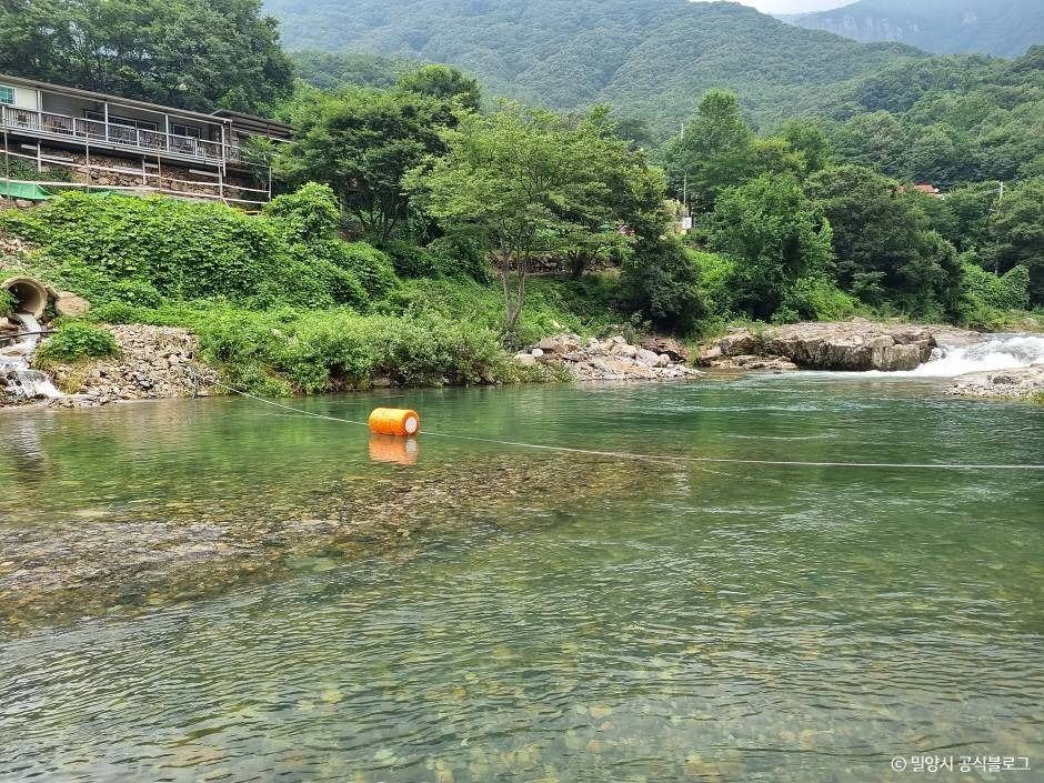 표충사 계곡 여행 추천 - 메고지고 표충사 계곡 여행 추천 - 메고지고
