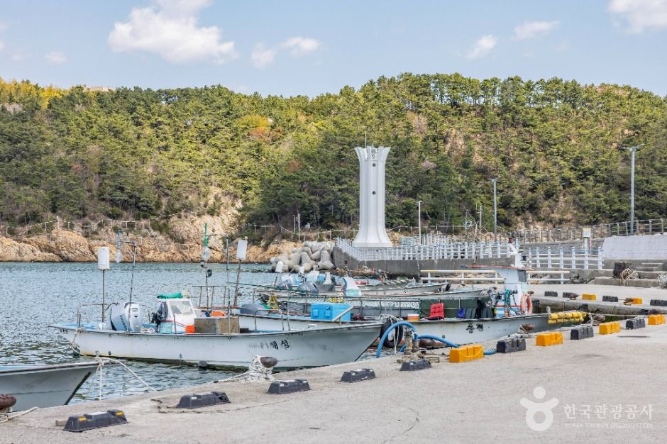 죽성항 여행 추천 - 메고지고