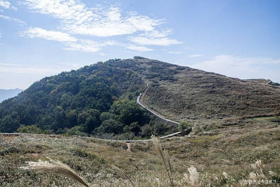 화왕산군립공원 여행 추천 - 메고지고 화왕산군립공원 여행 추천 - 메고지고