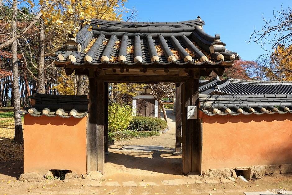 허균·허난설헌 기념공원 여행 추천 - 메고지고