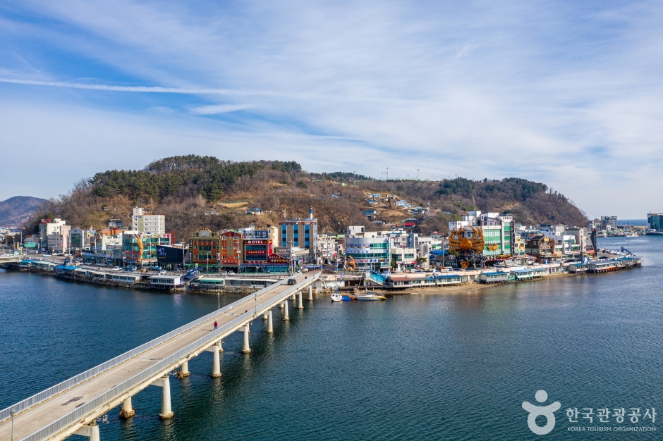 강구항 대게거리 여행 추천 - 메고지고