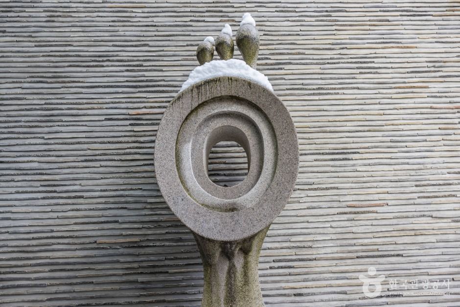 안국선원(서울) 여행 추천 - 메고지고 안국선원(서울) 여행 추천 - 메고지고