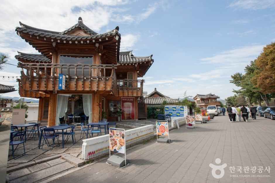 경주 황리단길 여행 추천 - 메고지고 경주 황리단길 여행 추천 - 메고지고