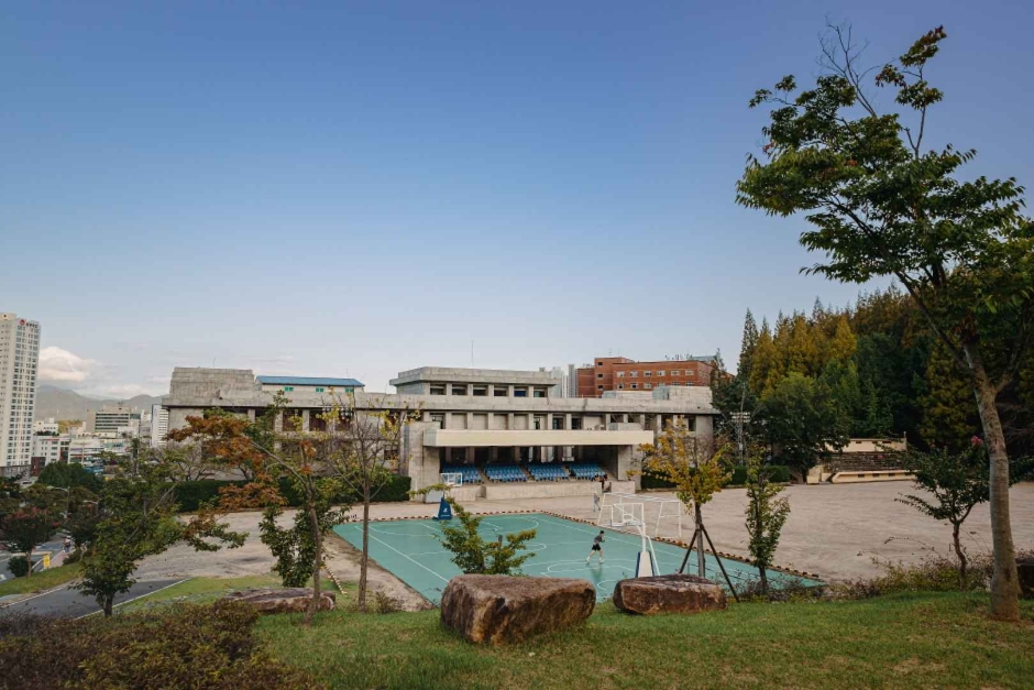 경남대학교 박물관 여행 추천 - 메고지고