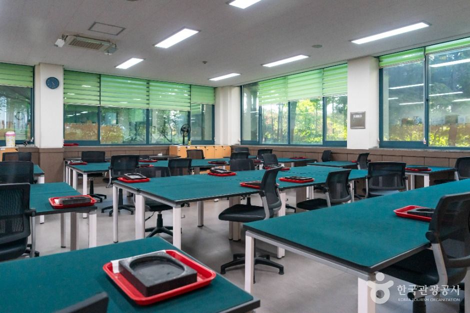 대구서구문화회관 여행 추천 - 메고지고