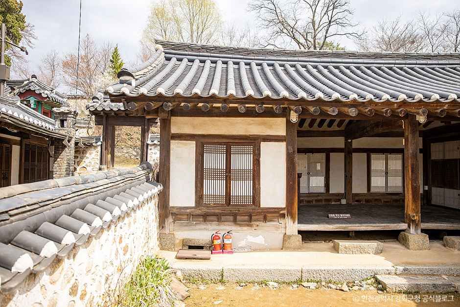 용흥궁 여행 추천 - 메고지고 용흥궁 여행 추천 - 메고지고