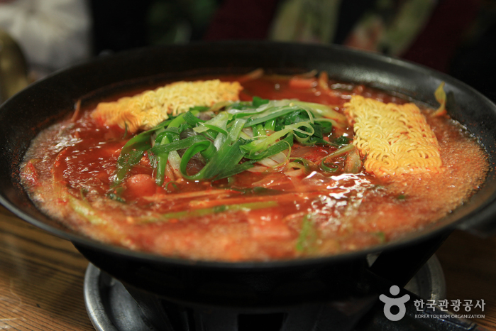 의정부 부대찌개거리 여행 추천 - 메고지고