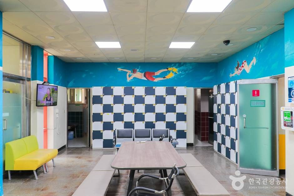 용산초등학교 실내수영장 여행 추천 - 메고지고 용산초등학교 실내수영장 여행 추천 - 메고지고