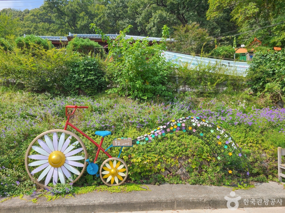 나태주 골목길 여행 추천 - 메고지고 나태주 골목길 여행 추천 - 메고지고