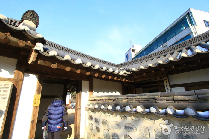 삼청동오위장김춘영가옥 여행 추천 - 메고지고 삼청동오위장김춘영가옥 여행 추천 - 메고지고