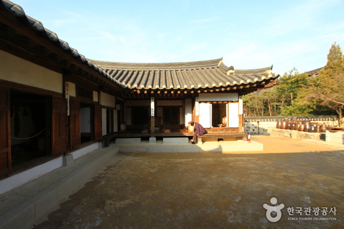 삼청동오위장김춘영가옥 여행 추천 - 메고지고 삼청동오위장김춘영가옥 여행 추천 - 메고지고