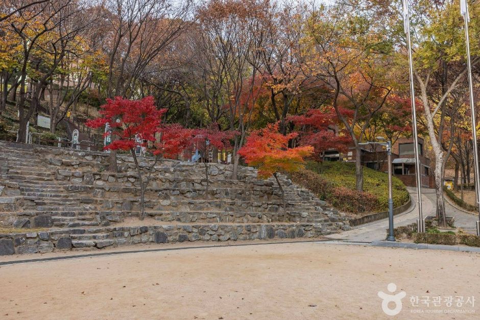 산기슭공원 여행 추천 - 메고지고