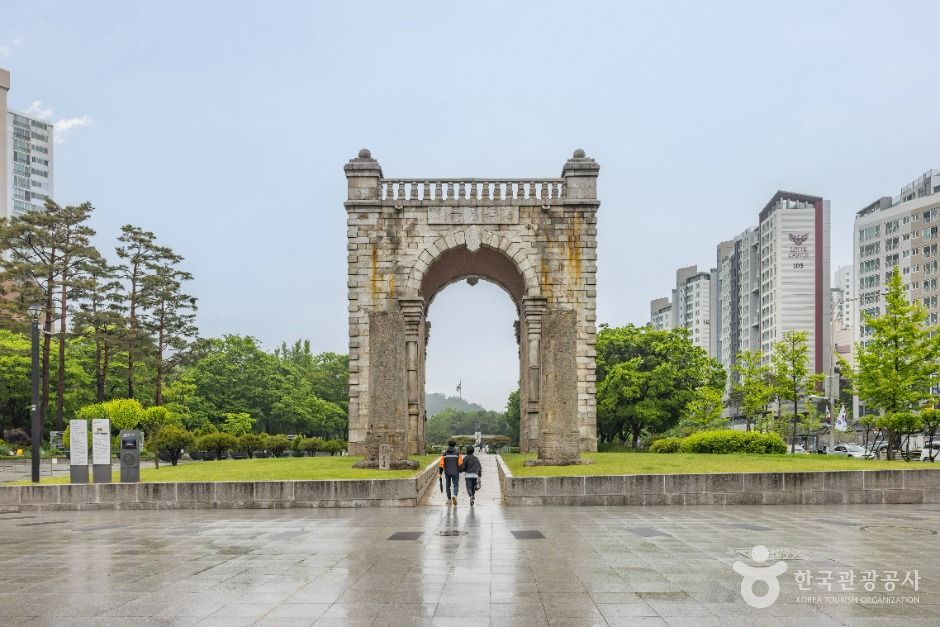 서대문독립공원 여행 추천 - 메고지고 서대문독립공원 여행 추천 - 메고지고