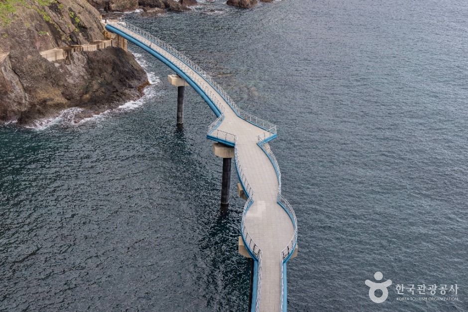 행남 저동 해안산책로 (울릉도, 독도 국가지질공원) 여행 추천 - 메고지고