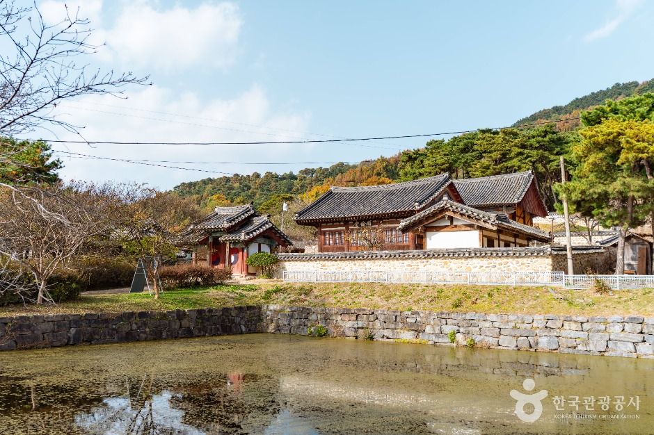 노성향교 여행 추천 - 메고지고