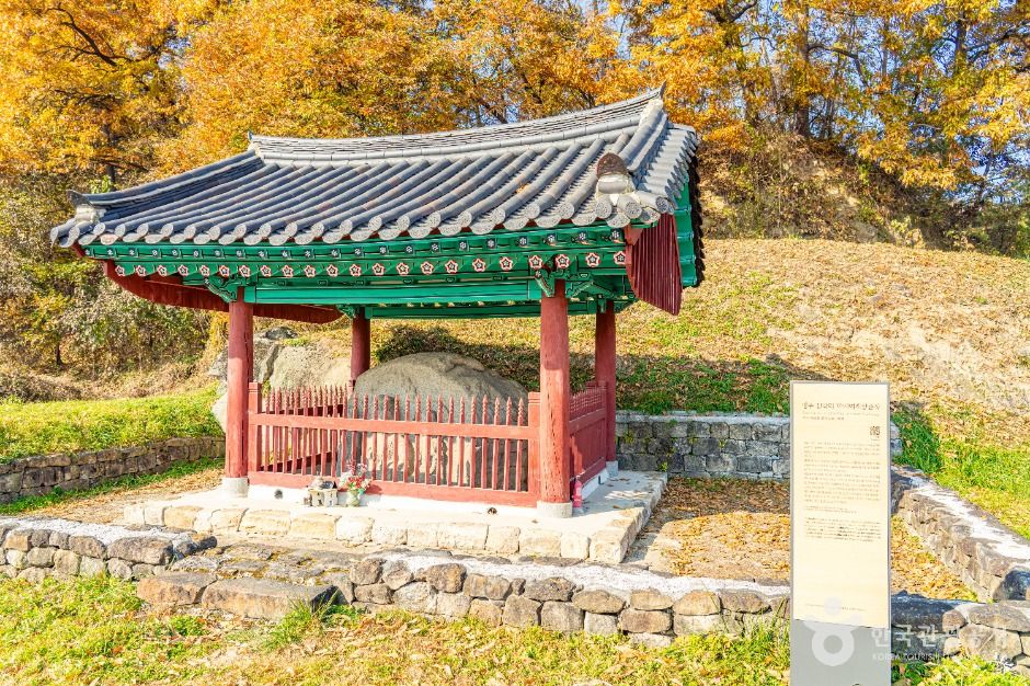 영주 신암리 마애여래삼존상 여행 추천 - 메고지고 영주 신암리 마애여래삼존상 여행 추천 - 메고지고