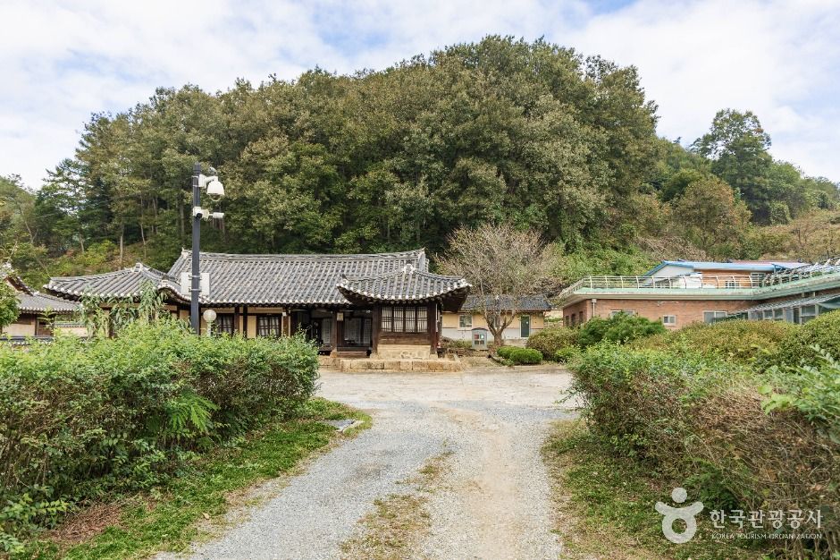 괴산 송병일 고택 여행 추천 - 메고지고 괴산 송병일 고택 여행 추천 - 메고지고