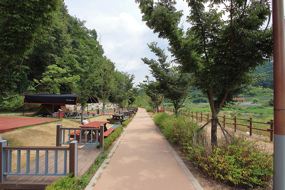 증산수도계곡캠핑장 여행 추천 - 메고지고 증산수도계곡캠핑장 여행 추천 - 메고지고