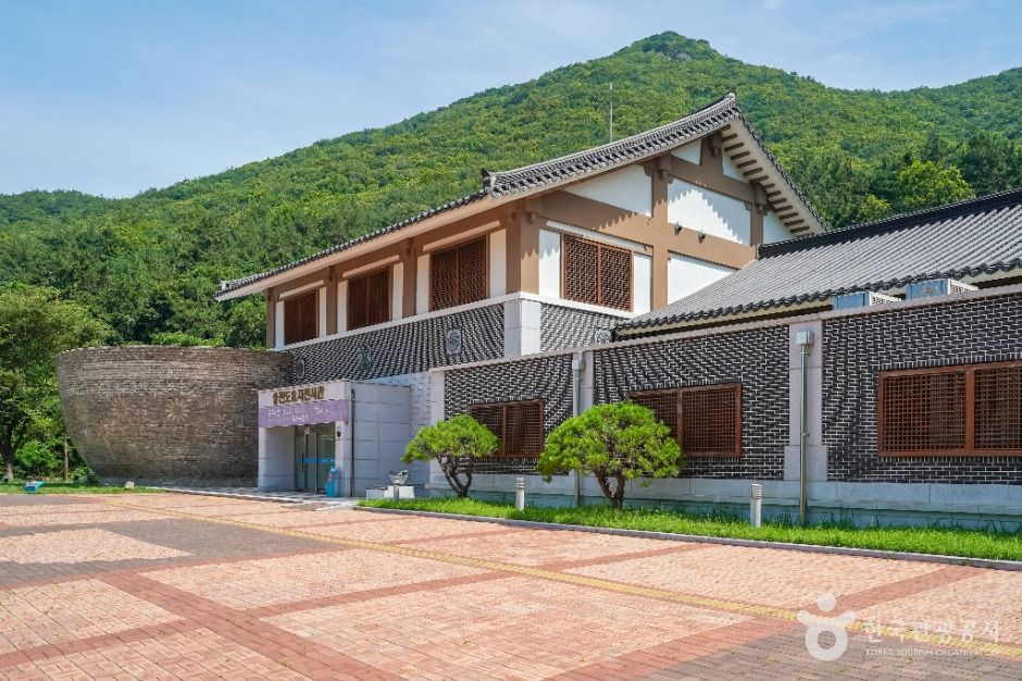 웅천 도요지 전시관 여행 추천 - 메고지고 웅천 도요지 전시관 여행 추천 - 메고지고