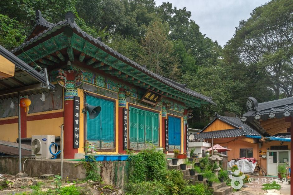 봉학사(충주) 여행 추천 - 메고지고