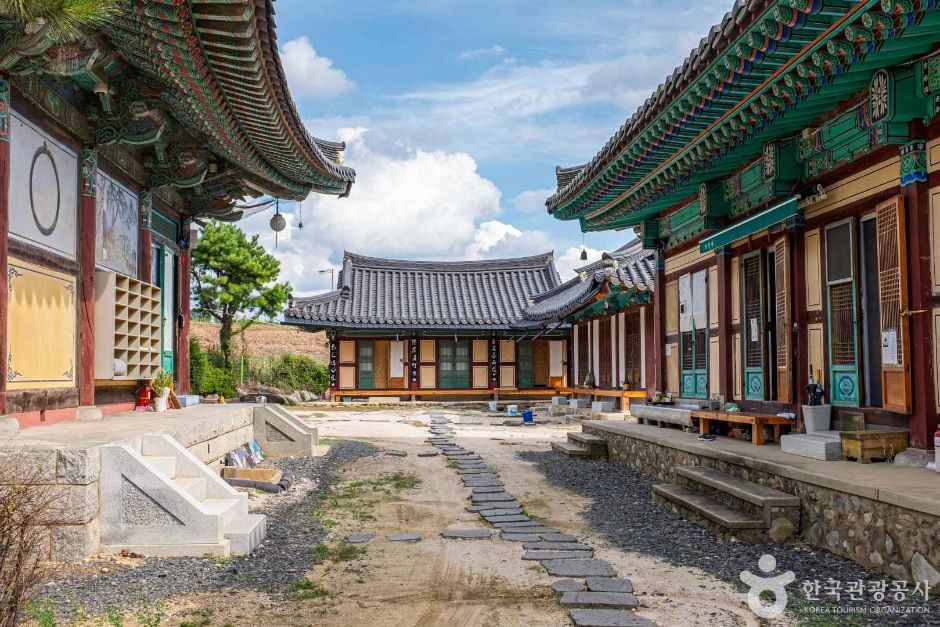 신흥사(영천) 여행 추천 - 메고지고 신흥사(영천) 여행 추천 - 메고지고