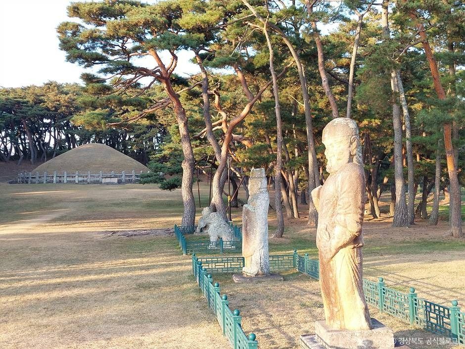 경주 원성왕릉 여행 추천 - 메고지고