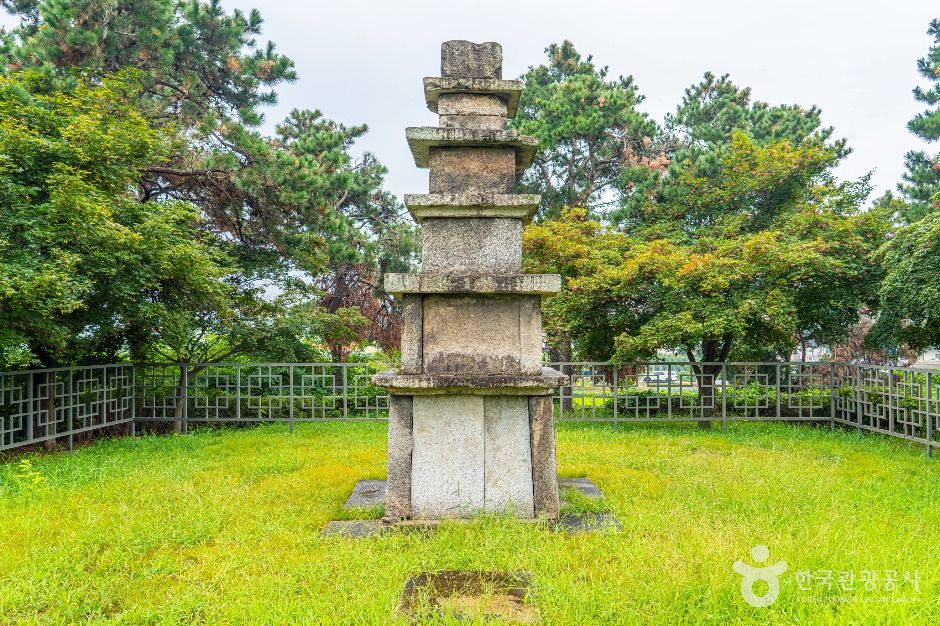 안성도기동삼층석탑 여행 추천 - 메고지고 안성도기동삼층석탑 여행 추천 - 메고지고