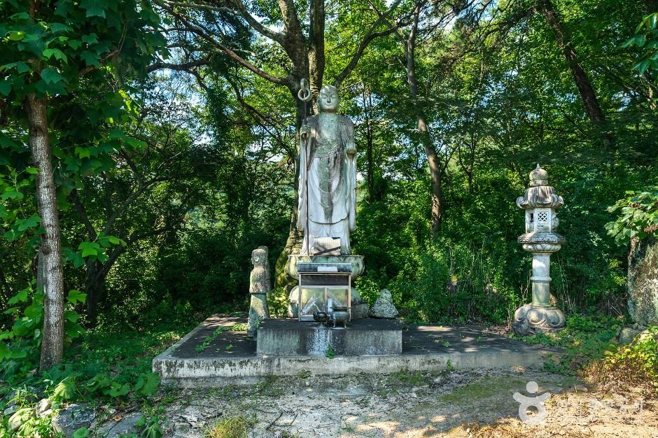 원흥석불입상 여행 추천 - 메고지고 원흥석불입상 여행 추천 - 메고지고