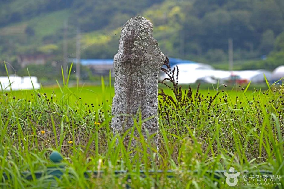 사곡리남근석 여행 추천 - 메고지고