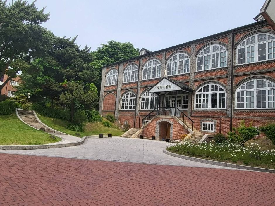 옛 용산신학교와 원효로 예수성심성당 여행 추천 - 메고지고 옛 용산신학교와 원효로 예수성심성당 여행 추천 - 메고지고