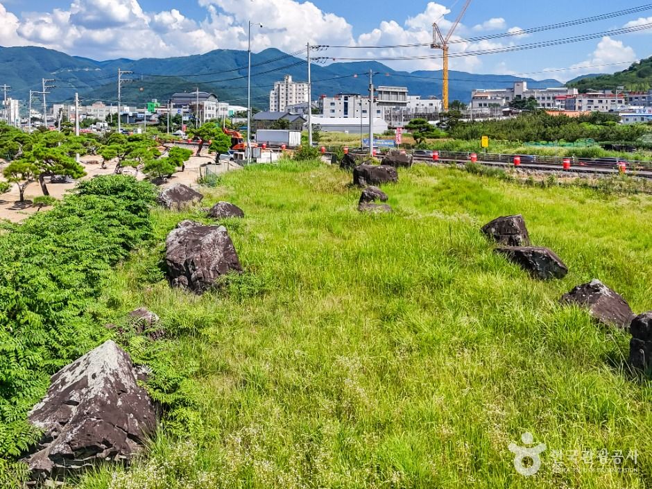 청도 범곡리 지석묘군 여행 추천 - 메고지고 청도 범곡리 지석묘군 여행 추천 - 메고지고
