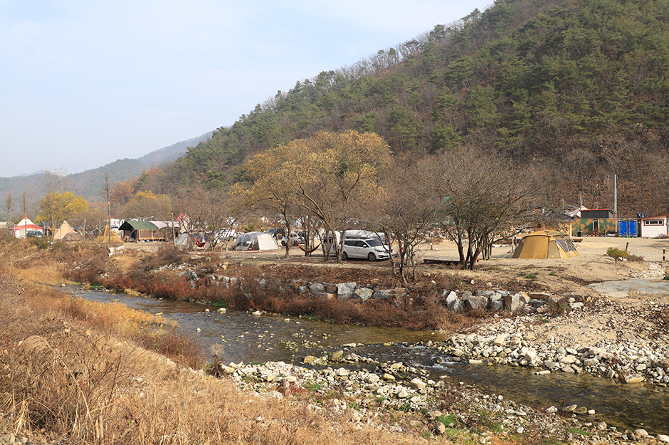 장터캠핑장 여행 추천 - 메고지고 장터캠핑장 여행 추천 - 메고지고