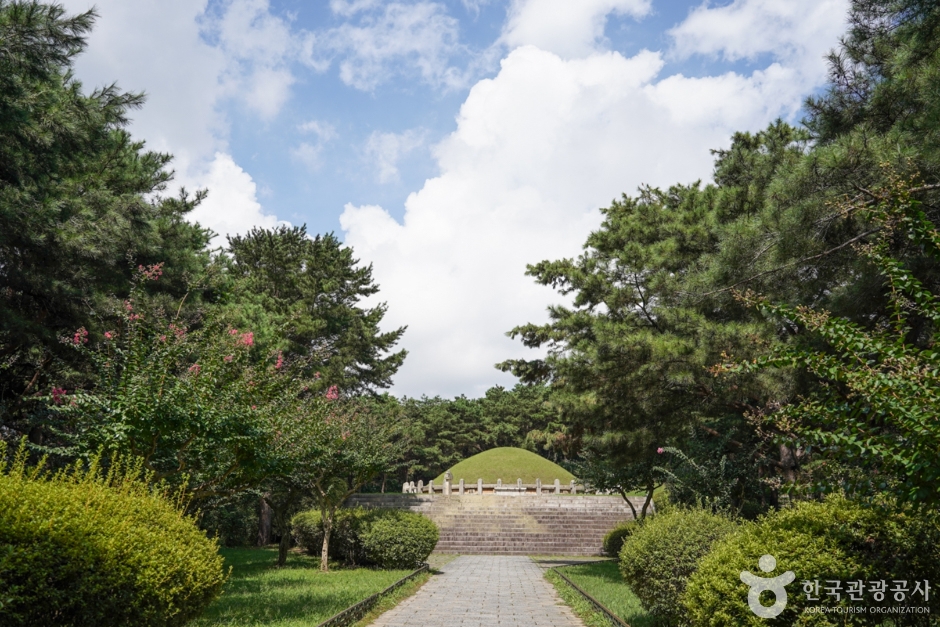 경주 김유신묘 여행 추천 - 메고지고 경주 김유신묘 여행 추천 - 메고지고