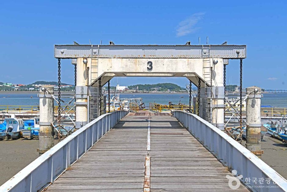 군산항 여행 추천 - 메고지고